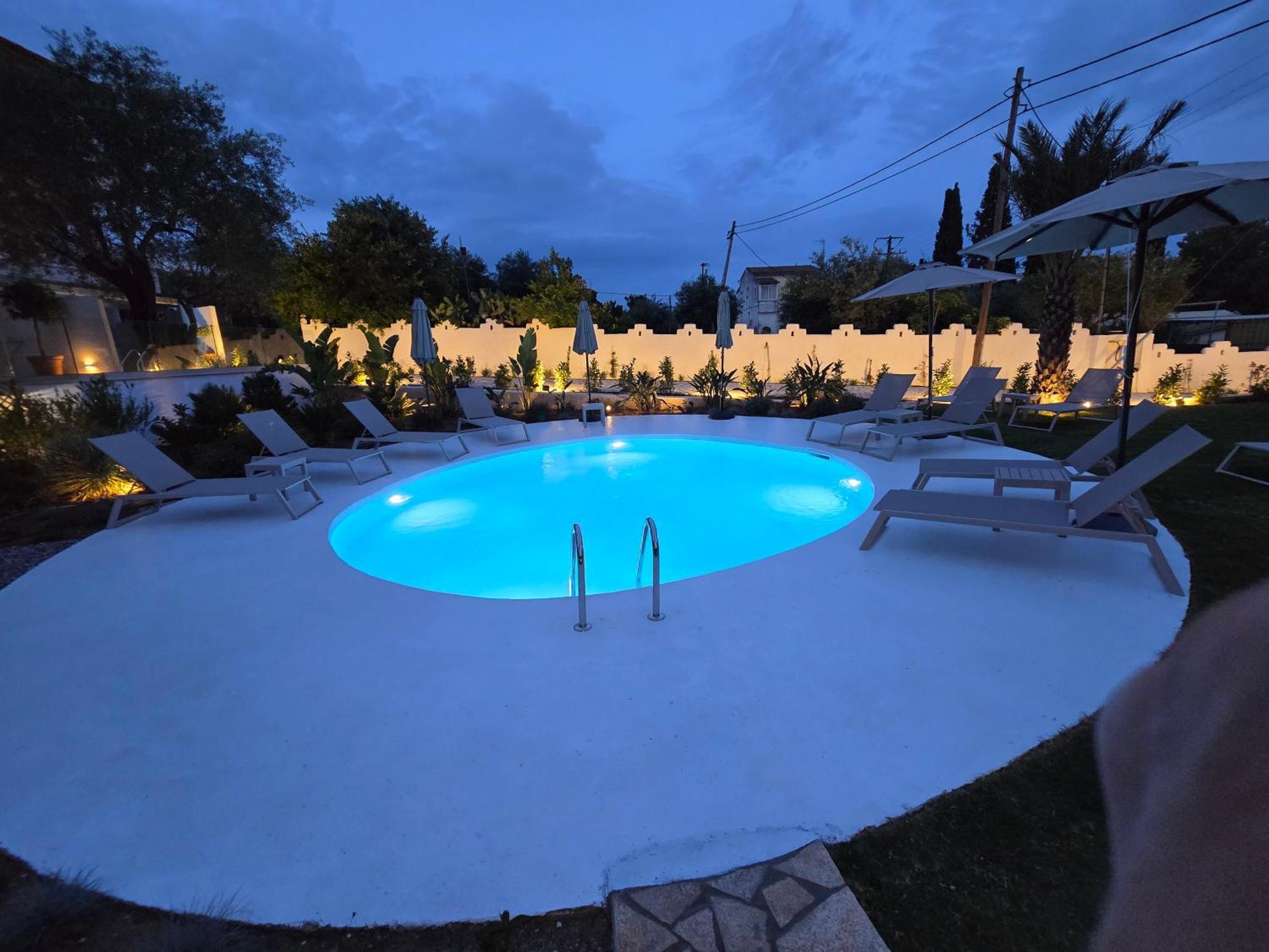 Loadstar Rooms & Suites Контокали Екстериор снимка