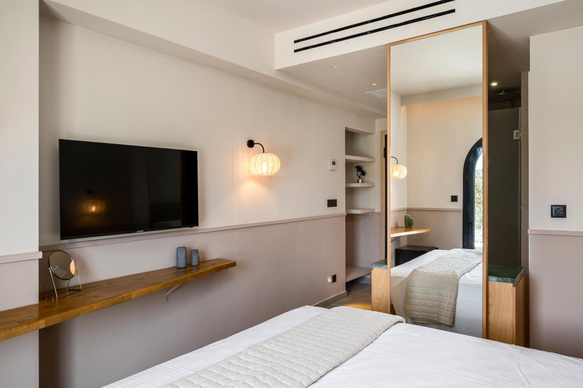 Loadstar Rooms & Suites Контокали Екстериор снимка