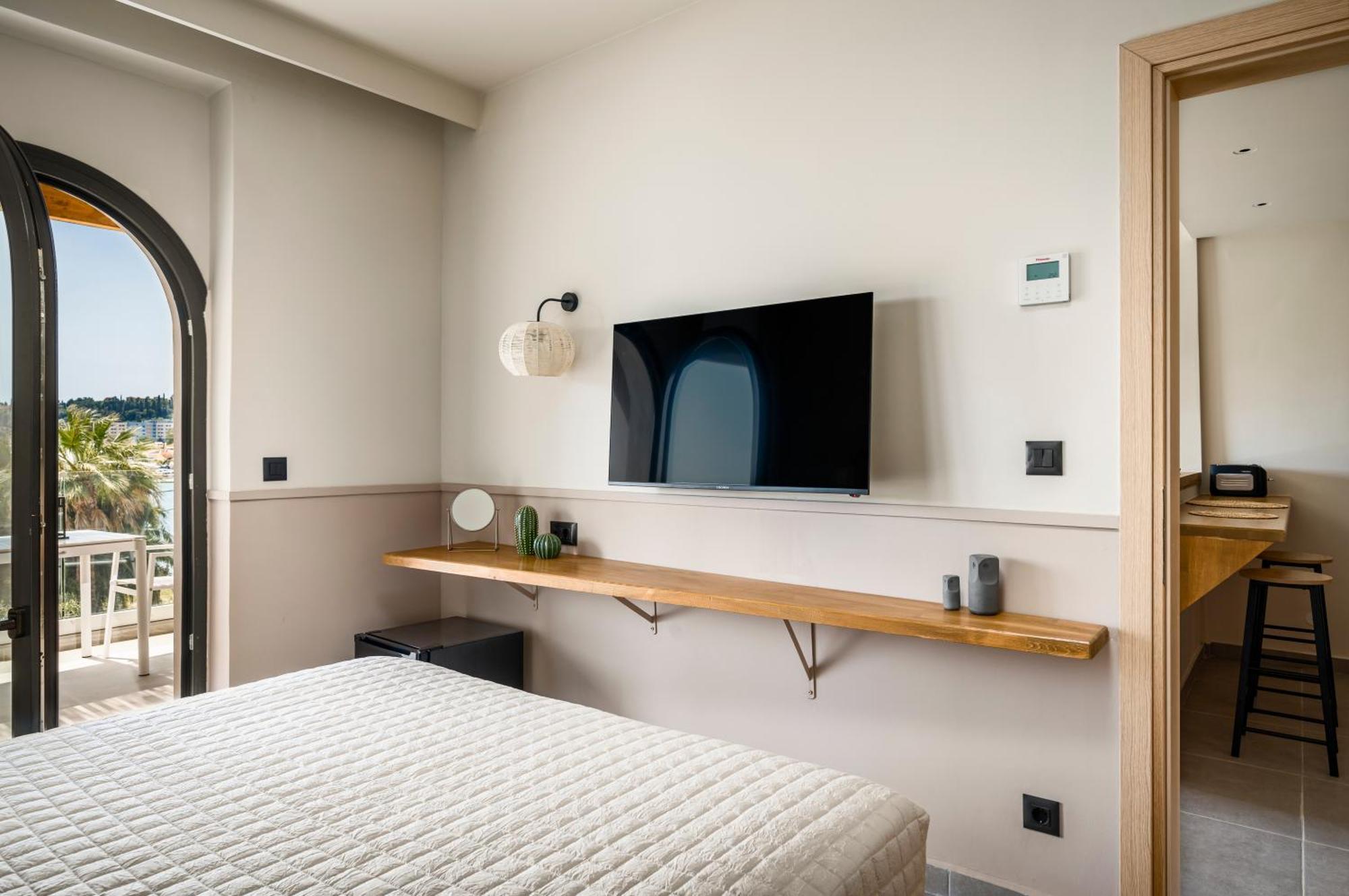 Loadstar Rooms & Suites Контокали Екстериор снимка